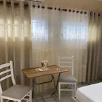 Aron's House * Krujë