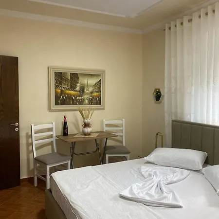 Aron's House * Krujë
