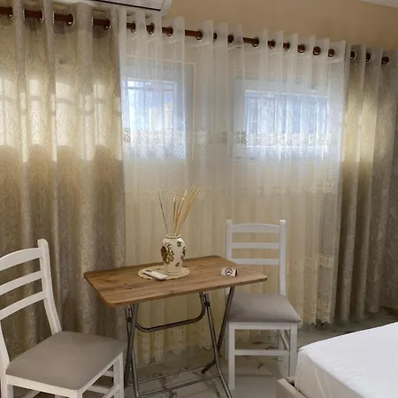 Aron's House * Krujë