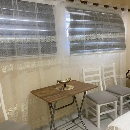 Aron's House Appartement *