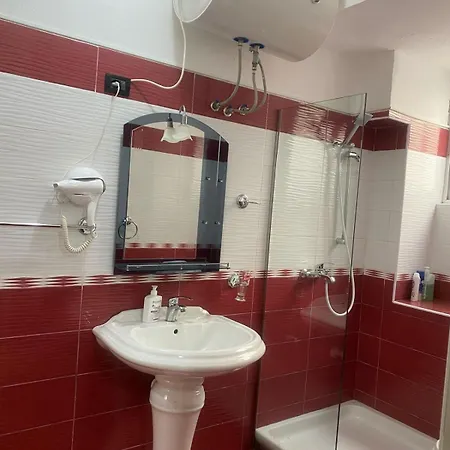 Aron's House * Κρούγια