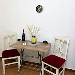 Aron's House * Krujë